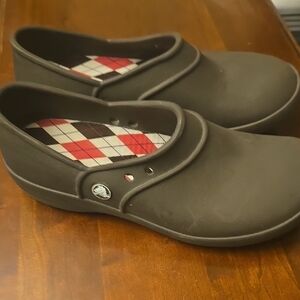 Stylish Black Clogs with Argyle Insole